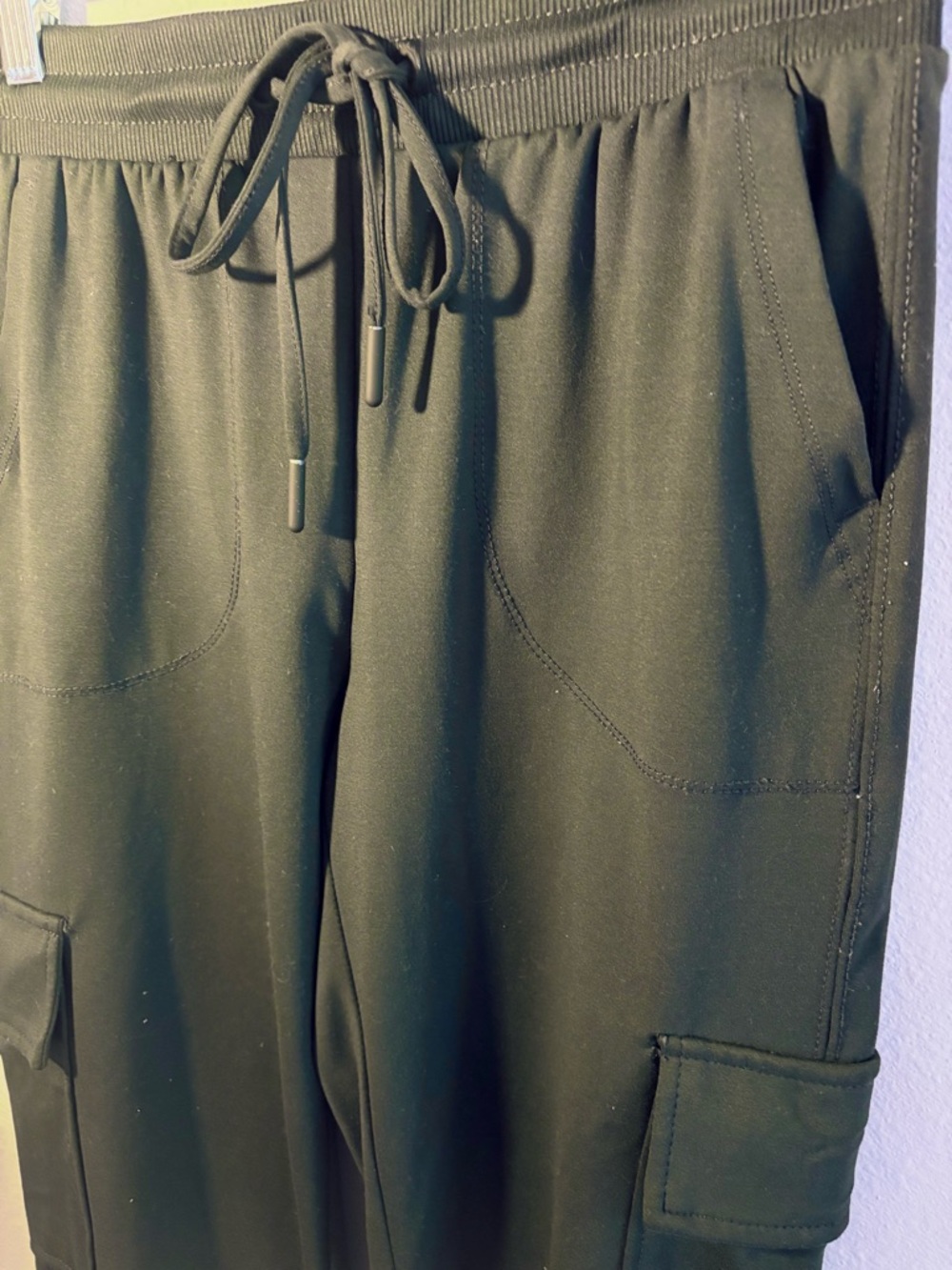 Rachel Zoe Olive Green Cargo Joggers— Size Small - Picture 5 of 9